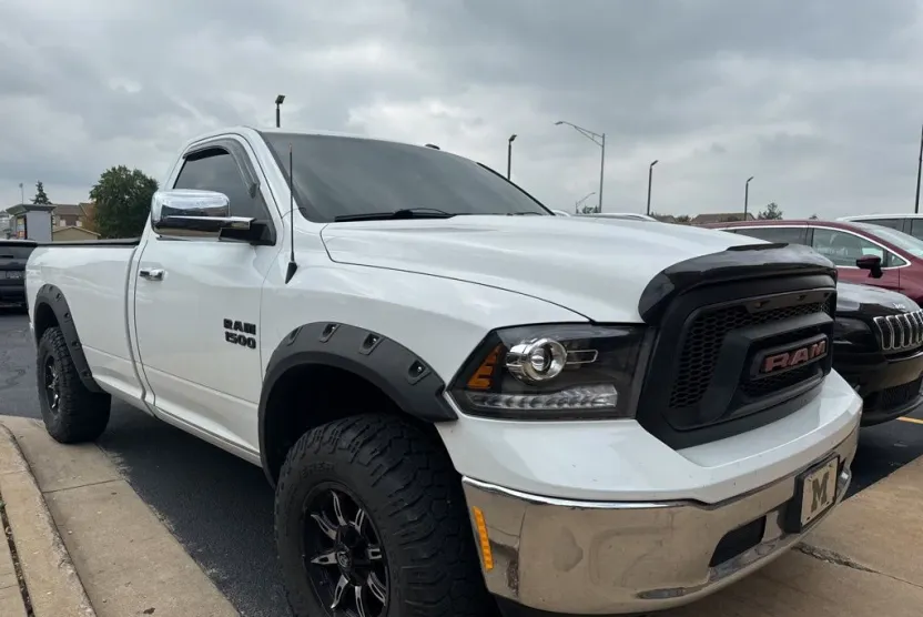 2014 Ram 1500 SLT photo 1