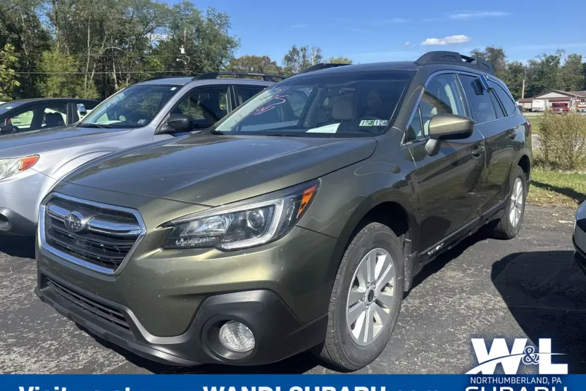 2018 Subaru Outback Premium photo 1