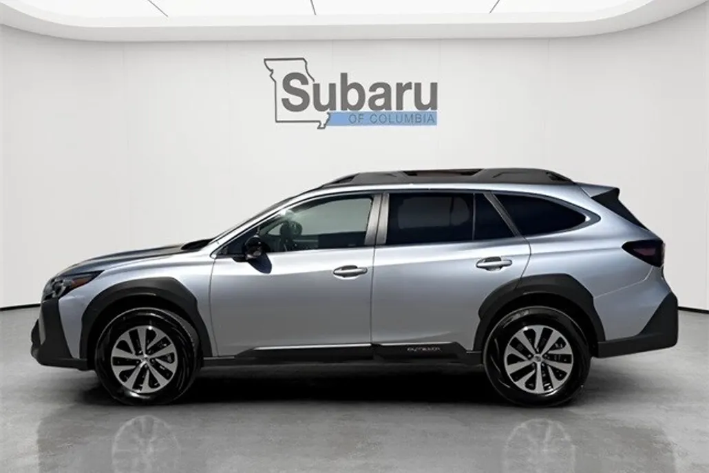 2025 Subaru Outback Premium photo 1