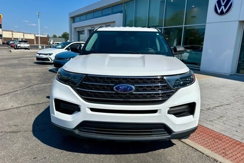 2022 Ford Explorer XLT photo 1
