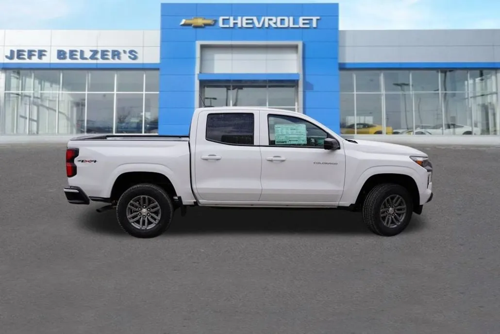2026 Chevrolet Colorado LT photo 1