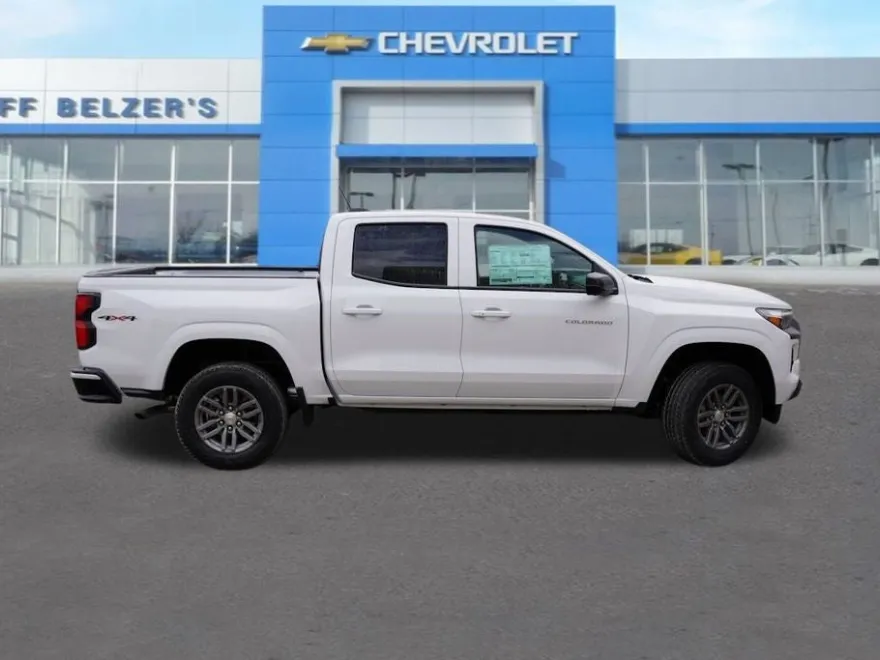 2026 Chevrolet Colorado LT photo 1