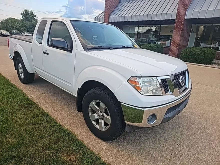 2010 Nissan Frontier SE photo 1