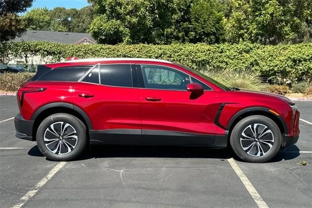 2025 Chevrolet Blazer EV photo 1