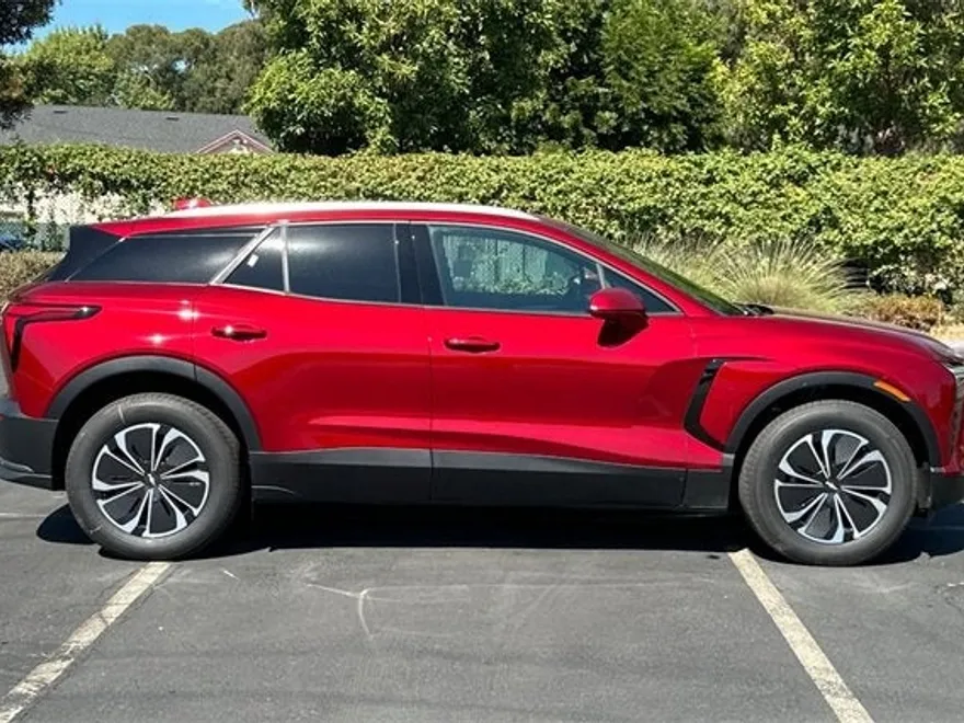 2025 Chevrolet Blazer EV photo 1