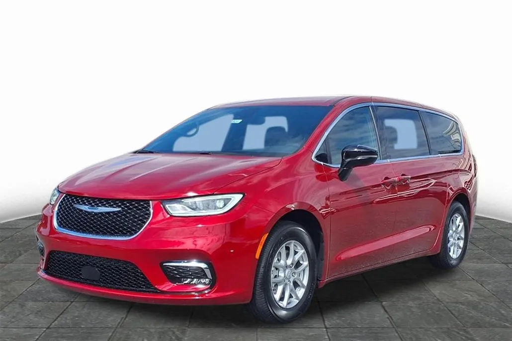 2026 Chrysler Pacifica photo 1