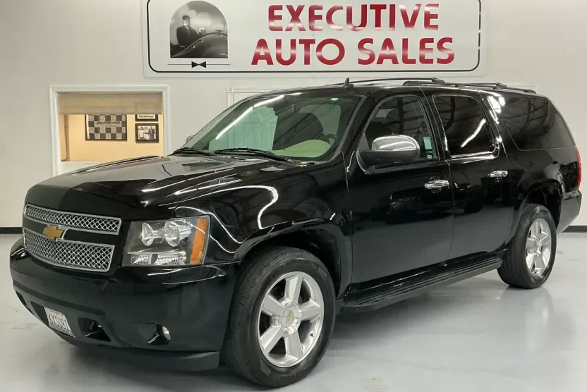 2013 Chevrolet Suburban 1500 LS photo 1