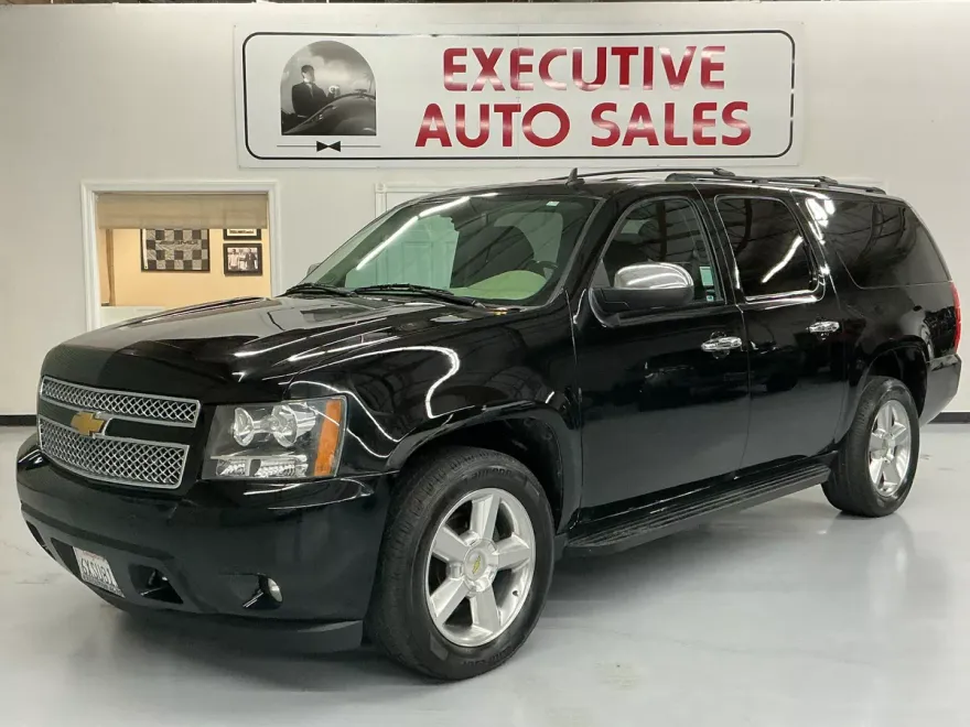 2013 Chevrolet Suburban 1500 LS photo 1