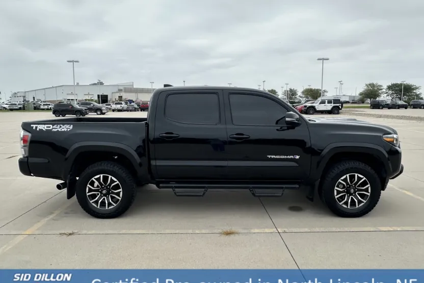 2021 Toyota Tacoma TRD Sport V6 photo 1