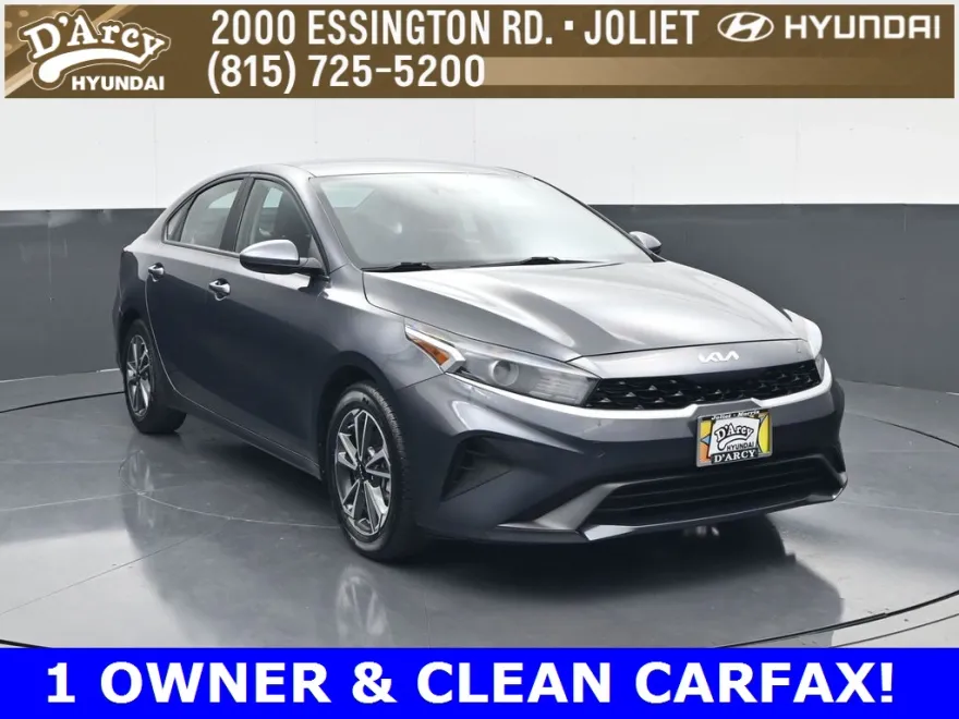 2023 Kia Forte LXS photo 1