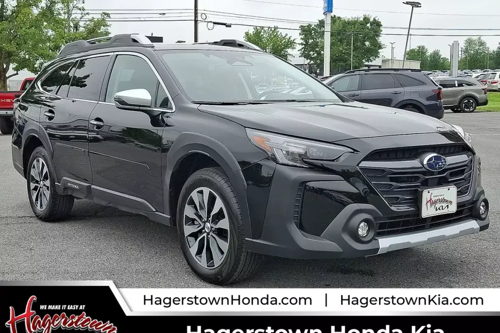 2024 Subaru Outback Touring photo 1