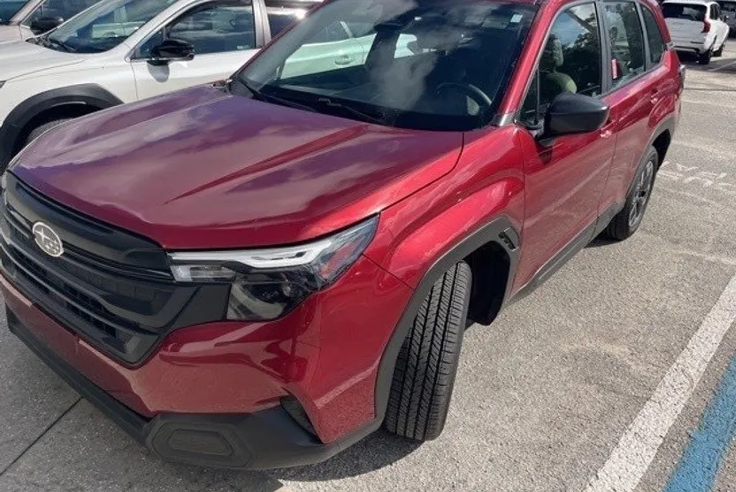 2025 Subaru Forester Base photo 1