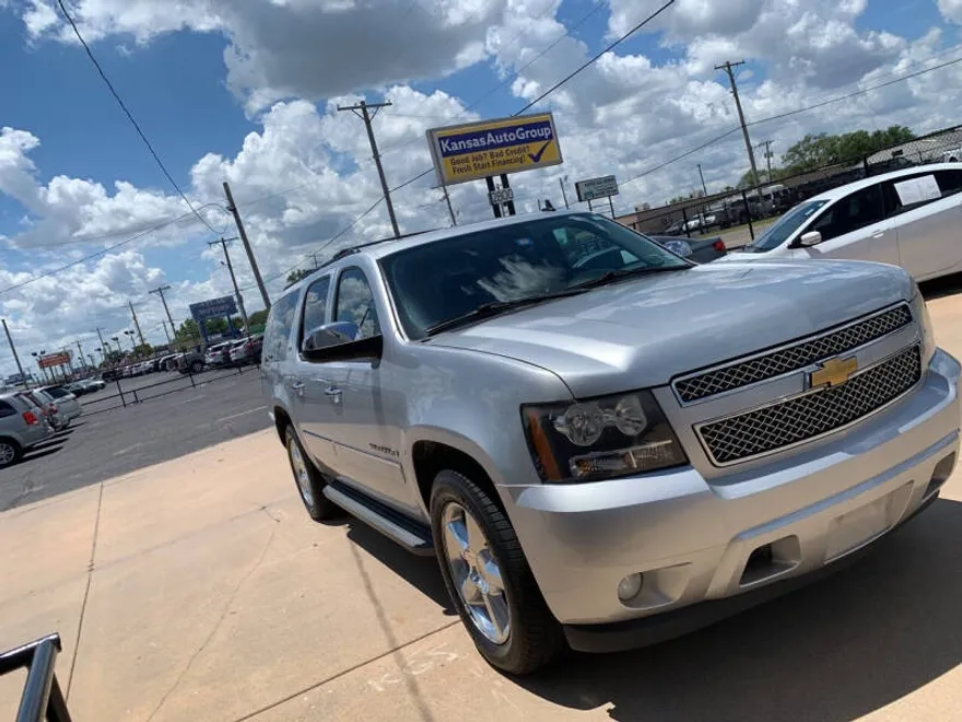 2012 Chevrolet Suburban LTZ photo 1