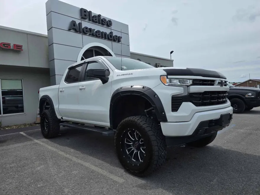 2022 Chevrolet Silverado 1500 RST photo 1