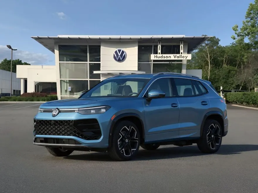 2025 Volkswagen Tiguan SE photo 1