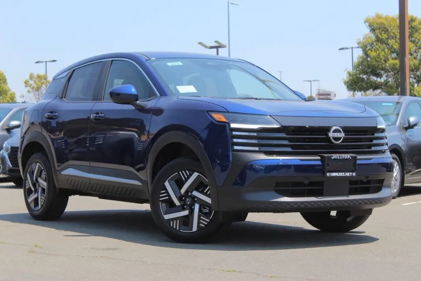 2025 Nissan Kicks SV photo 1