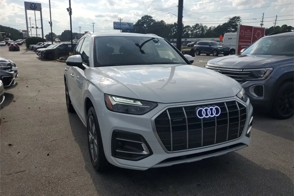 2024 Audi Q5 40 Premium Plus photo 1