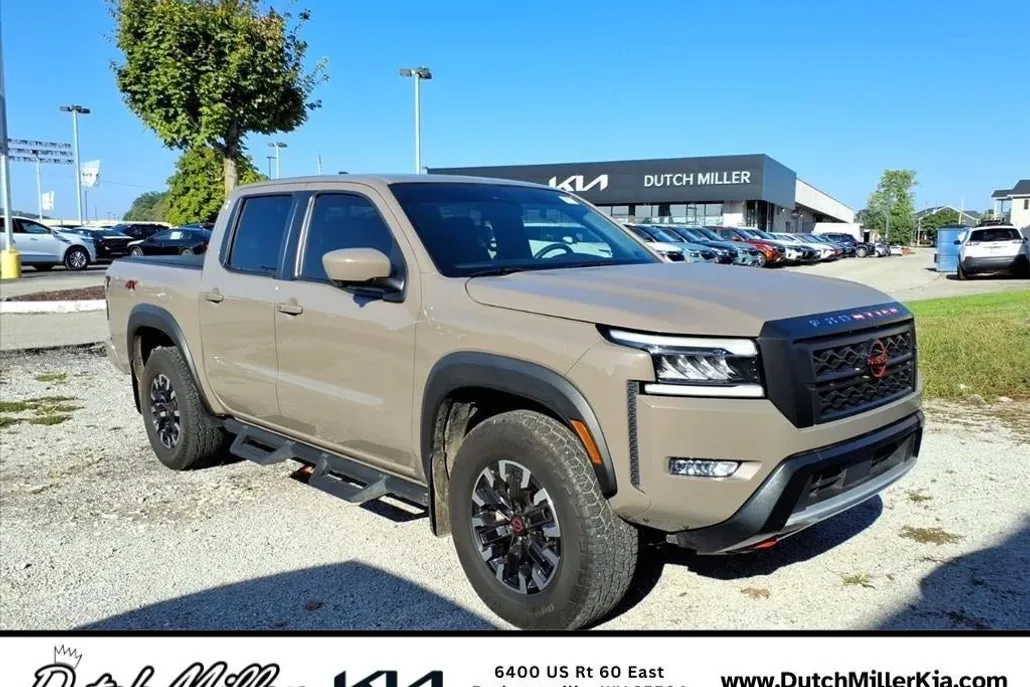 2023 Nissan Frontier PRO-4X photo 1