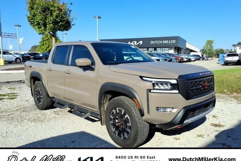 2023 Nissan Frontier PRO-4X photo 1