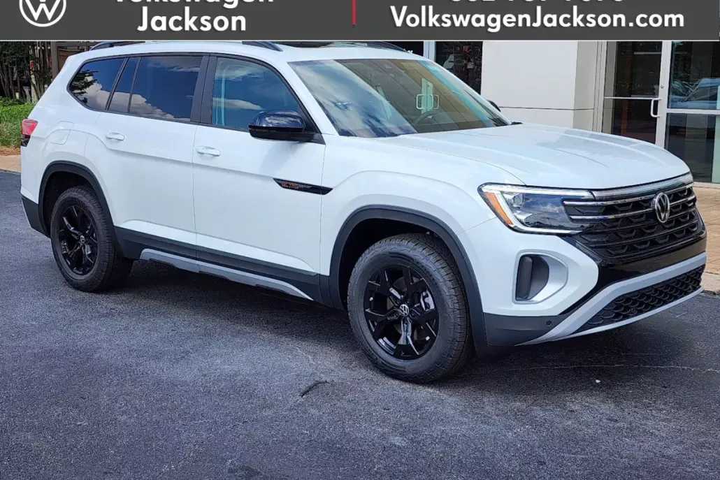 2025 Volkswagen Atlas Peak Edition SE photo 1