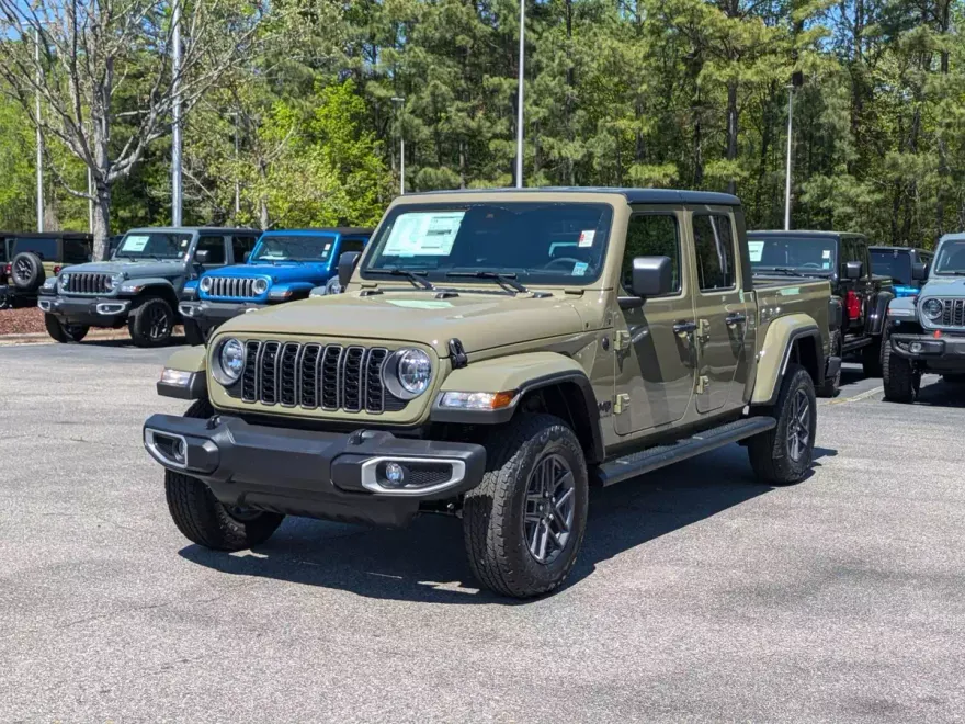 2025 Jeep Gladiator Sport S photo 1