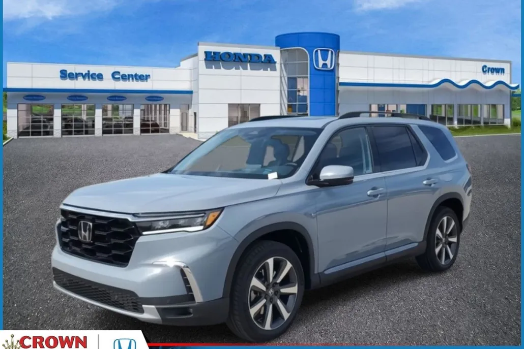 2025 Honda Pilot Touring photo 1