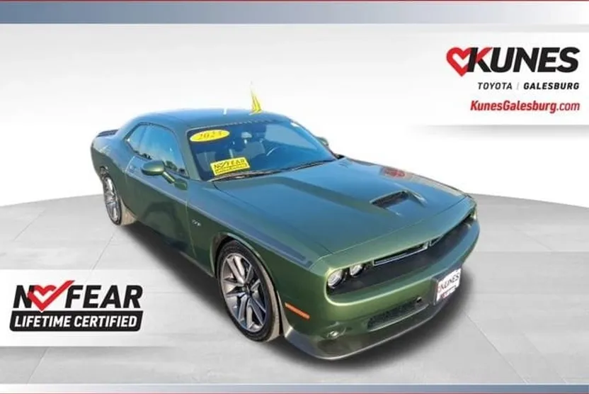 2023 Dodge Challenger R/T photo 1