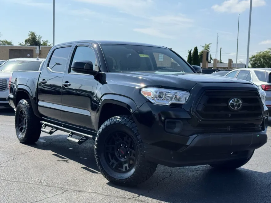2023 Toyota Tacoma SR V6 photo 1