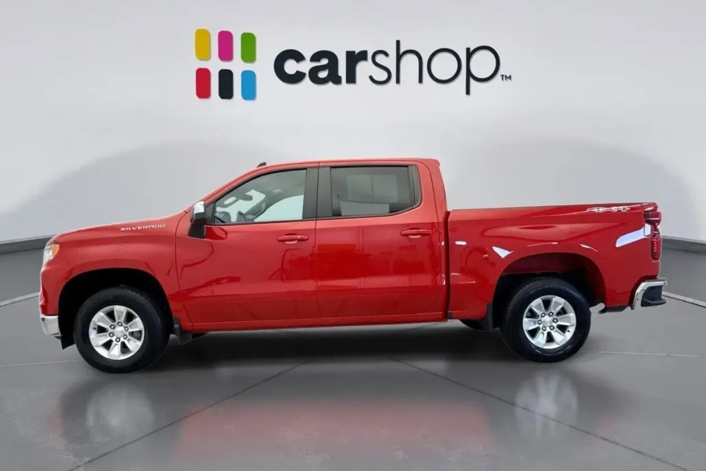 2022 Chevrolet Silverado 1500 LT photo 1