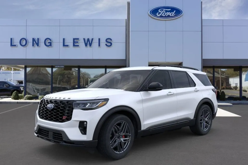 2025 Ford Explorer ST photo 1