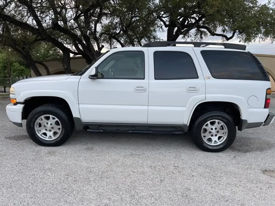 2004 Chevrolet Tahoe photo 1