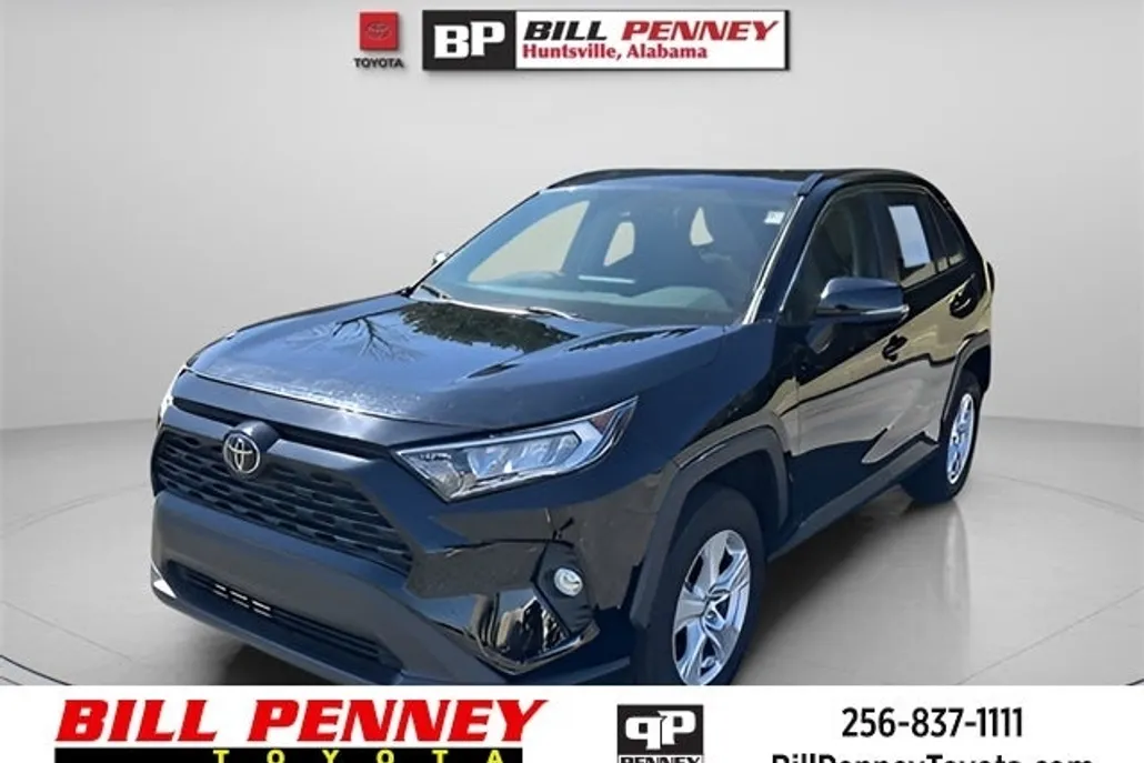 2021 Toyota RAV4 XLE photo 1