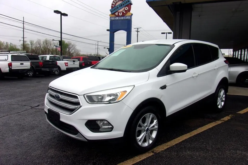 2017 Ford Escape SE photo 1