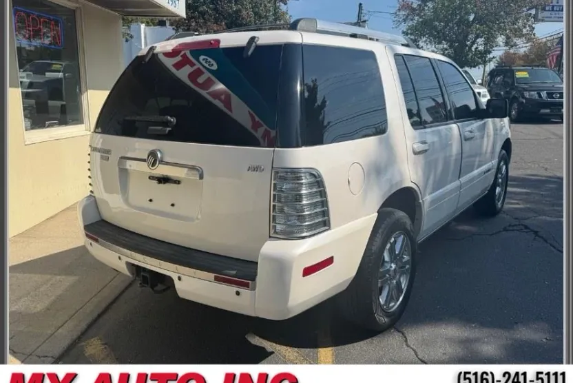 2010 Mercury Mountaineer Premier photo 1