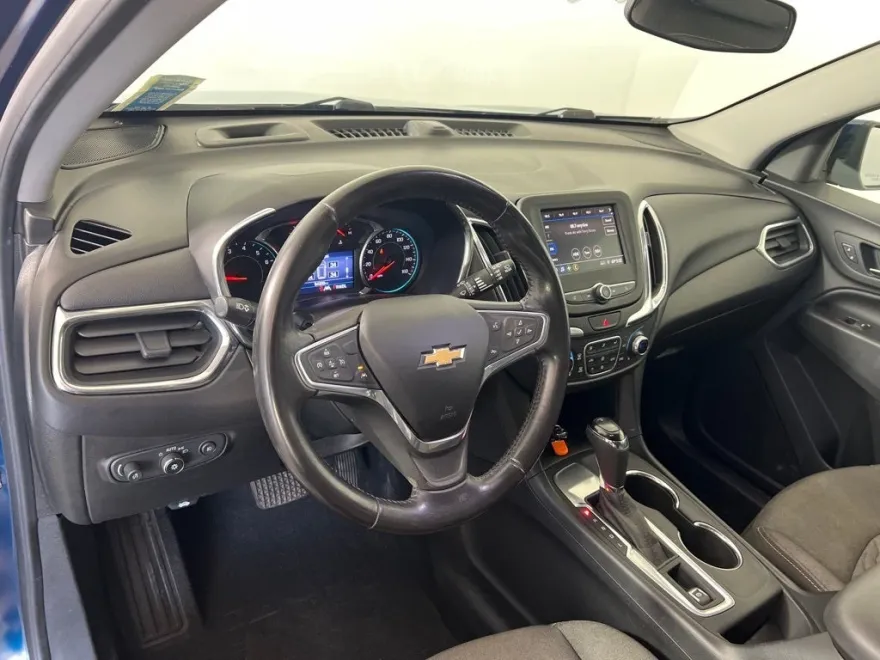 2020 Chevrolet Equinox LT photo 1