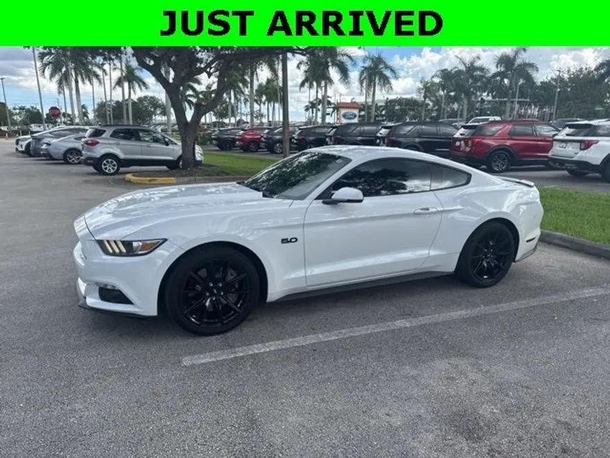 2017 Ford Mustang GT Premium photo 1