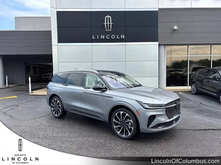 2025 Lincoln Nautilus Black Label photo 1