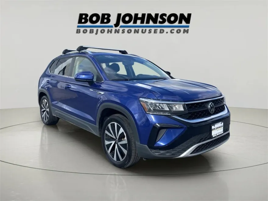 2022 Volkswagen Taos SE photo 1