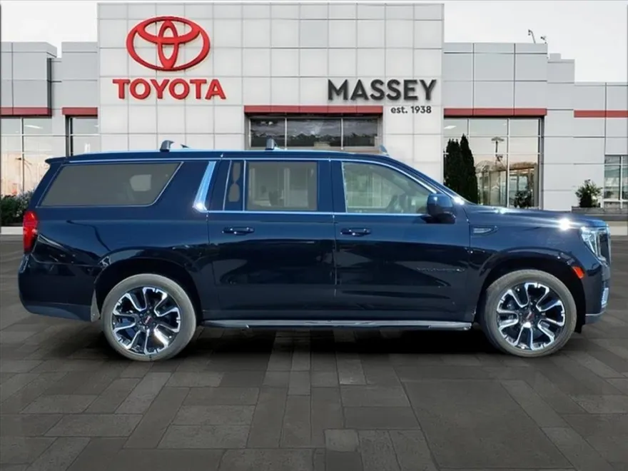 2022 Gmc Yukon XL SLE photo 1