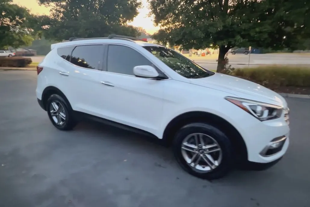 2017 Hyundai Santa Fe Sport photo 1