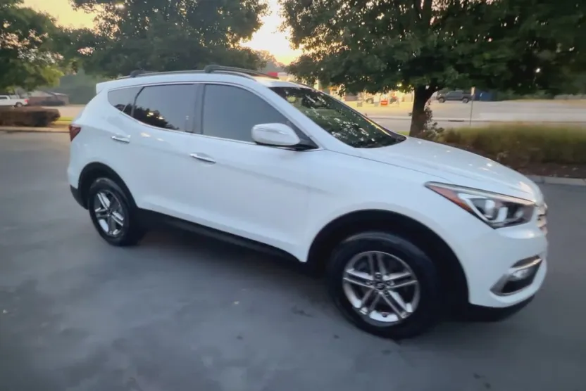 2017 Hyundai Santa Fe Sport photo 1