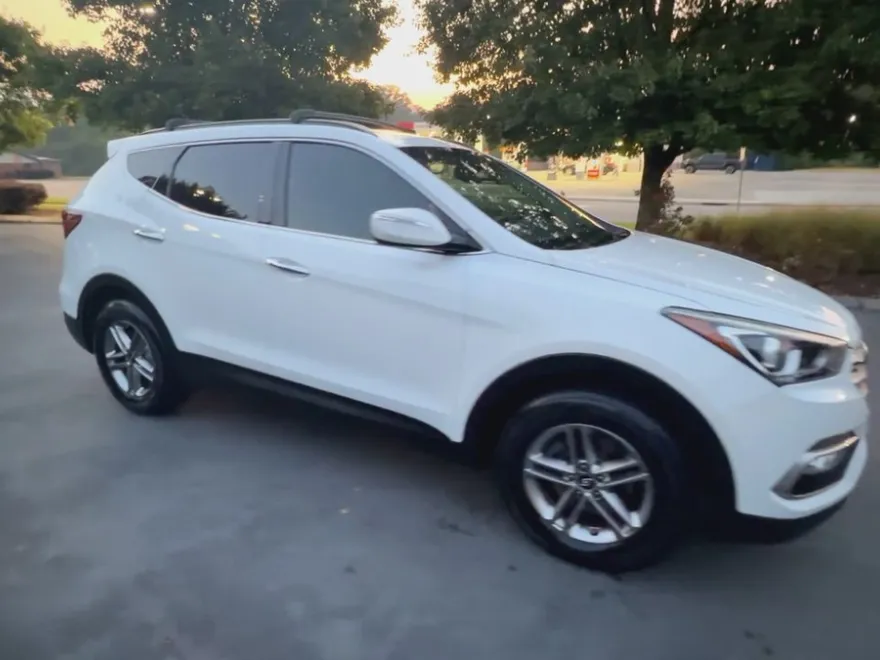 2017 Hyundai Santa Fe Sport photo 1