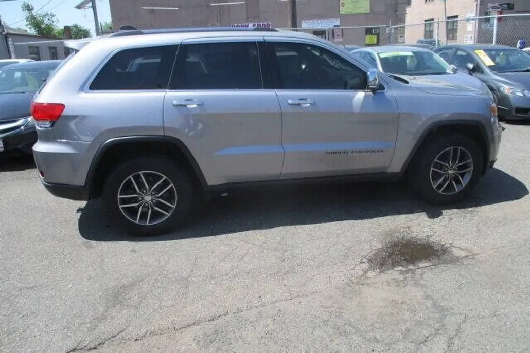 2017 Jeep Grand Cherokee Limited photo 1