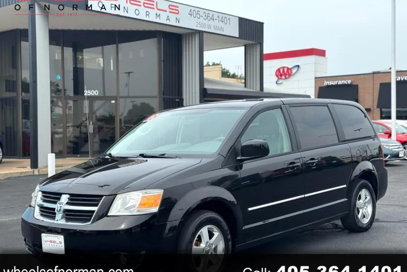 2008 Dodge Grand Caravan SXT photo 1