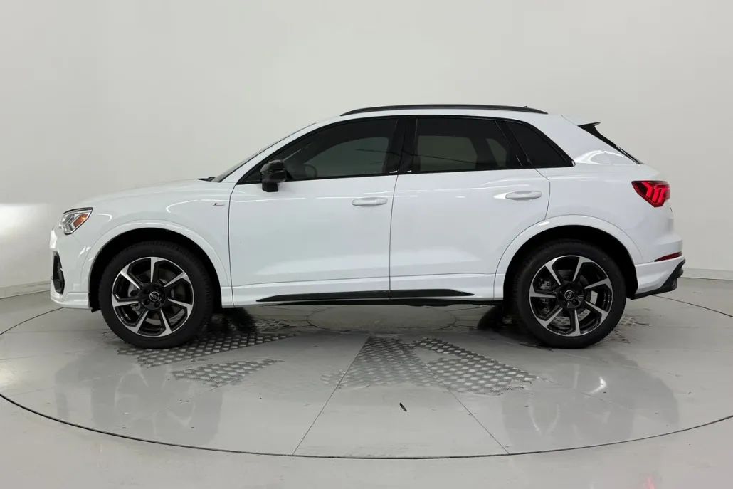 2025 Audi Q3 45 TFSI S line Premium Plus photo 1