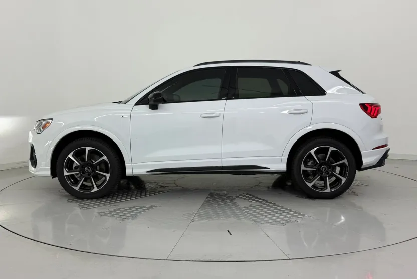 2025 Audi Q3 45 TFSI S line Premium Plus photo 1