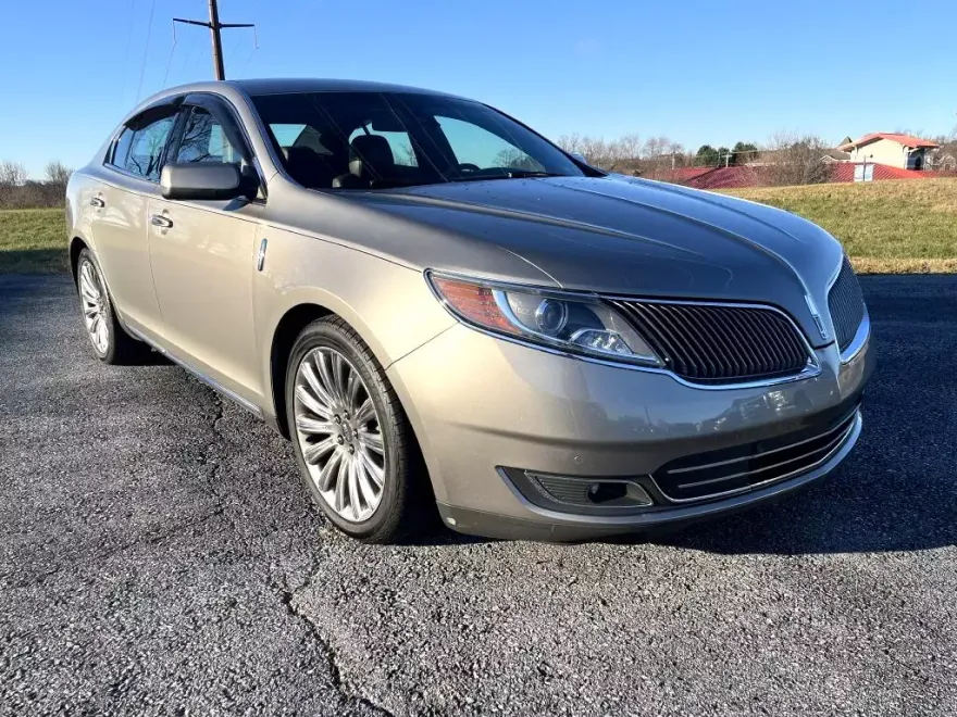 2015 Lincoln MKS photo 1