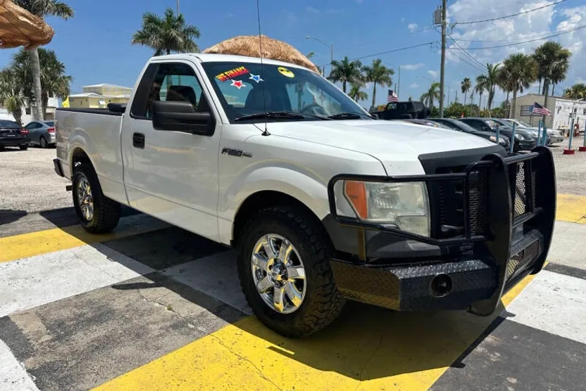 2010 Ford F-150 XL photo 1