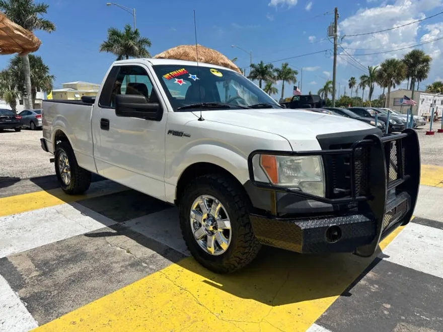 2010 Ford F-150 XL photo 1