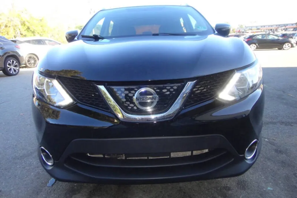 2018 Nissan Rogue Sport SV photo 1